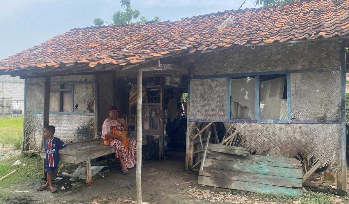 Janji Rutilahu Mangkrak, Keluarga Ani dan Soma Terpaksa Mengungsi